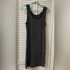 Black and white striped body-con dress! 🖤